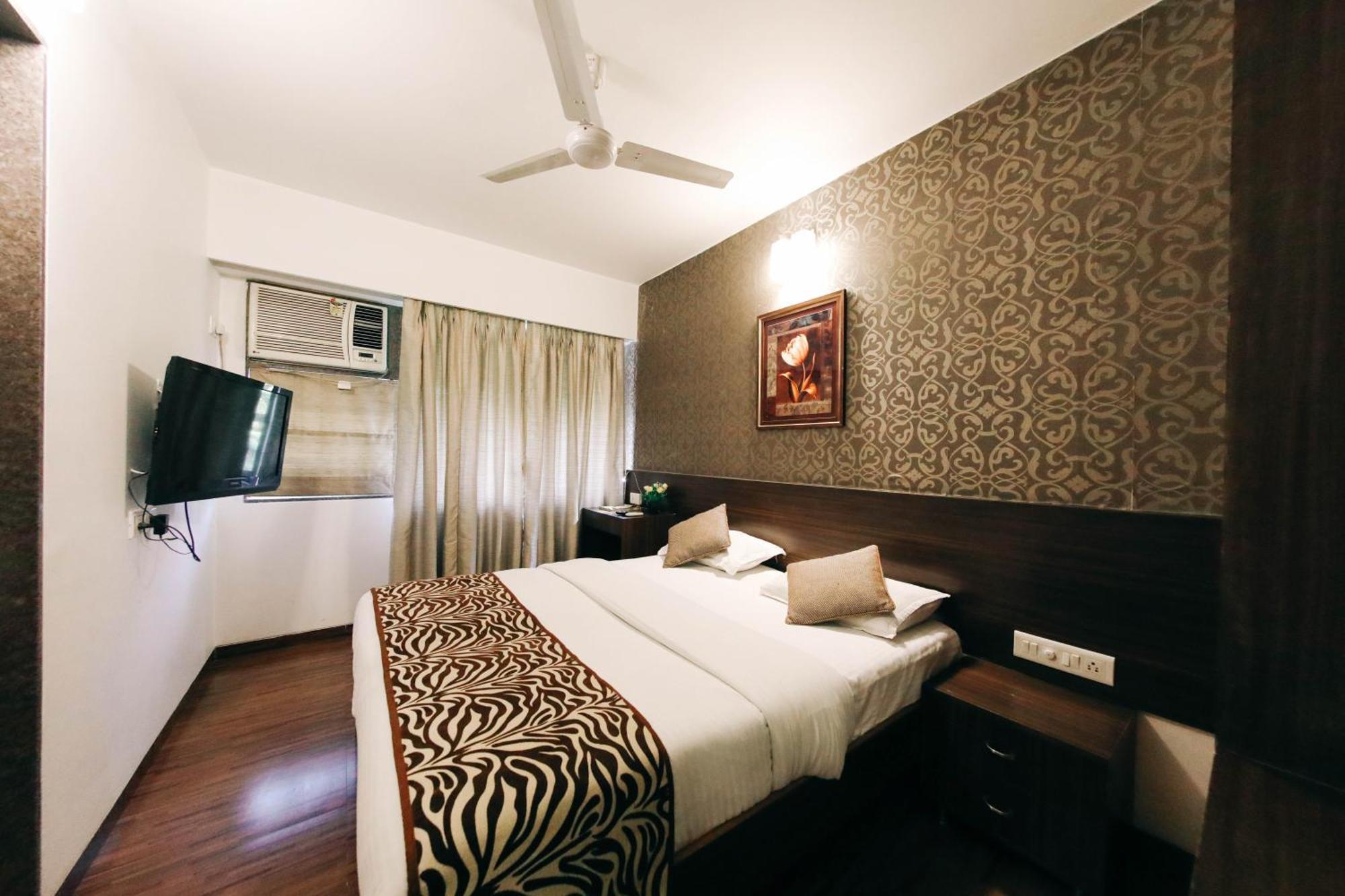 Hotel Maharana Inn Chembur Мумбаи Экстерьер фото