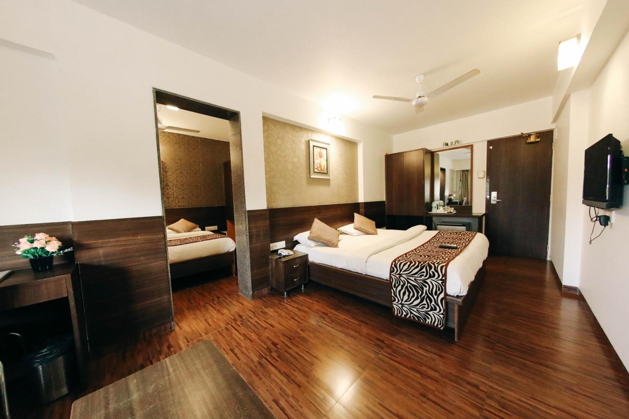 Hotel Maharana Inn Chembur Мумбаи Экстерьер фото