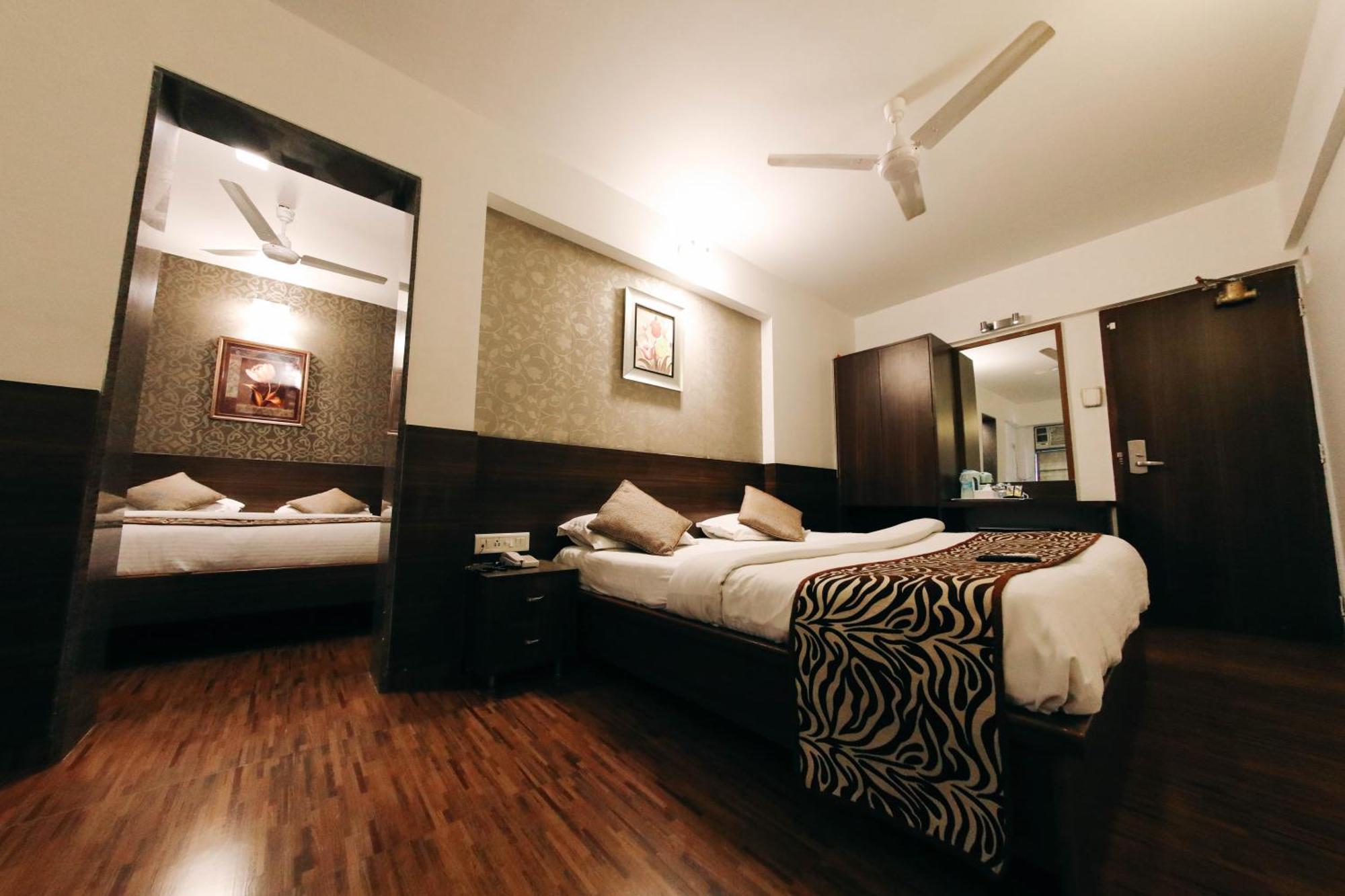 Hotel Maharana Inn Chembur Мумбаи Экстерьер фото