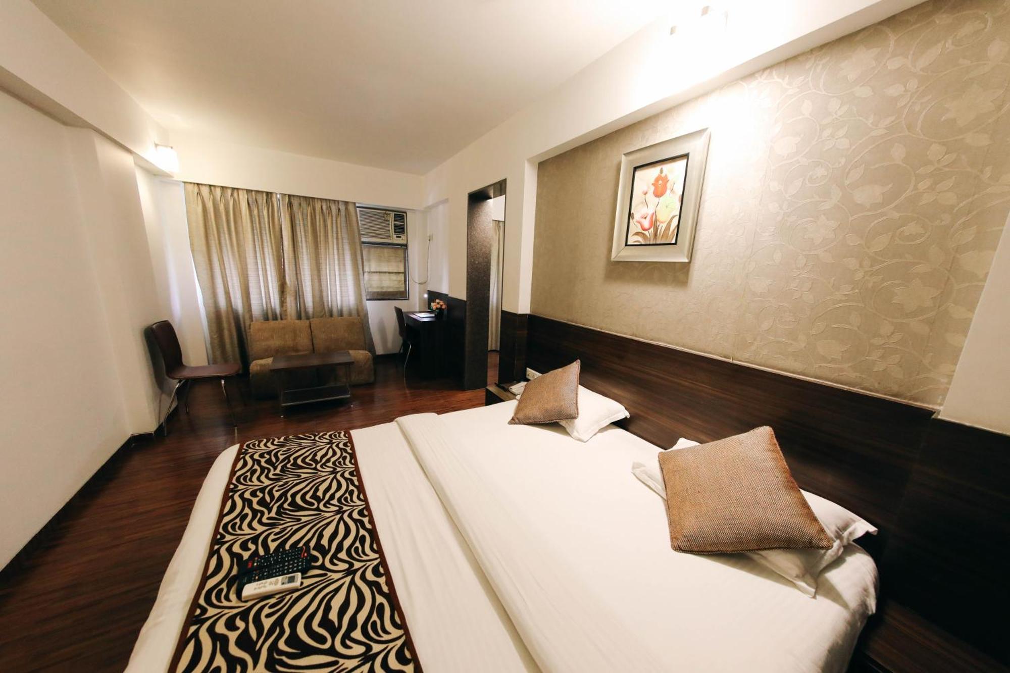 Hotel Maharana Inn Chembur Мумбаи Экстерьер фото