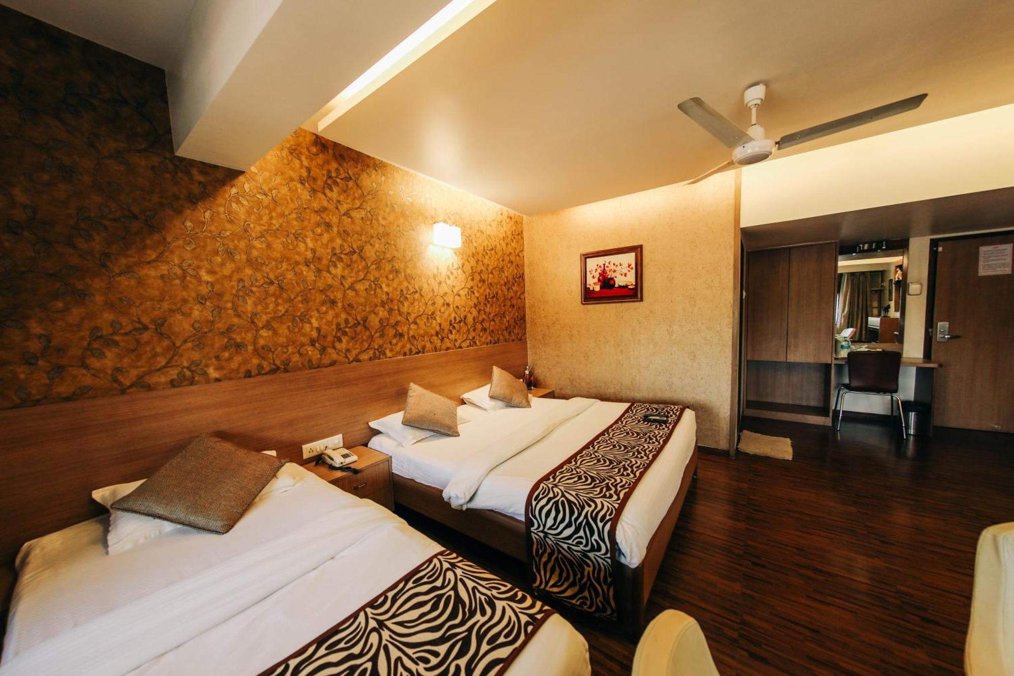 Hotel Maharana Inn Chembur Мумбаи Экстерьер фото
