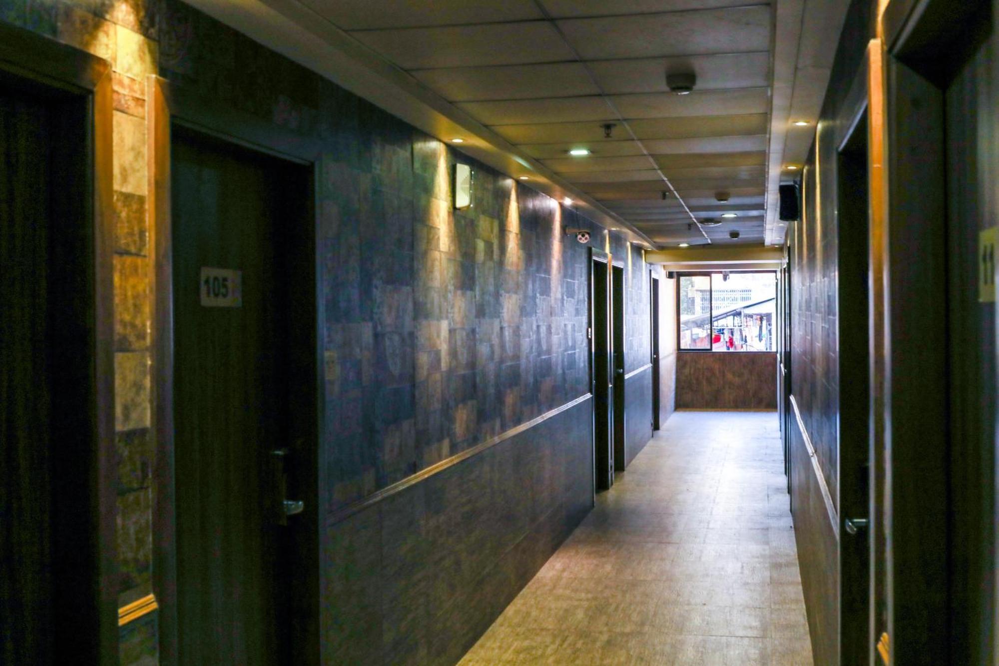 Hotel Maharana Inn Chembur Мумбаи Экстерьер фото