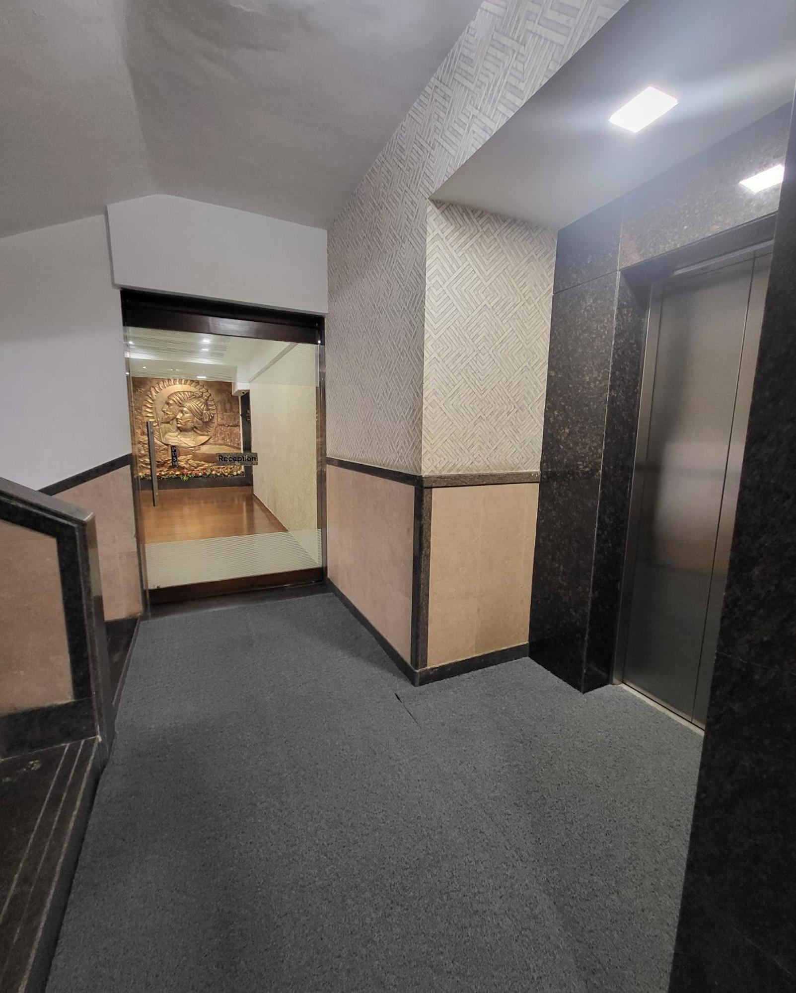 Hotel Maharana Inn Chembur Мумбаи Экстерьер фото