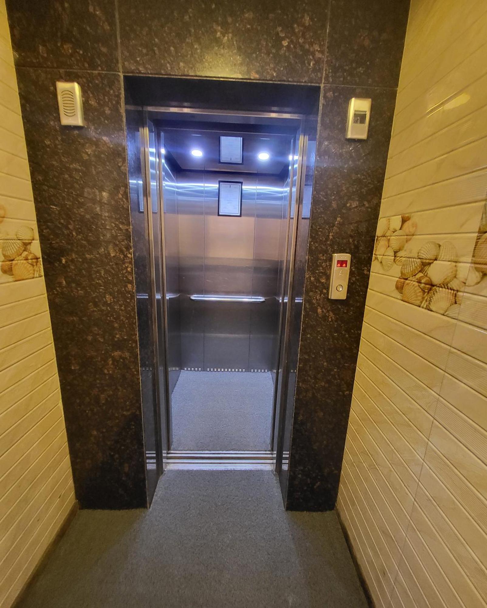 Hotel Maharana Inn Chembur Мумбаи Экстерьер фото
