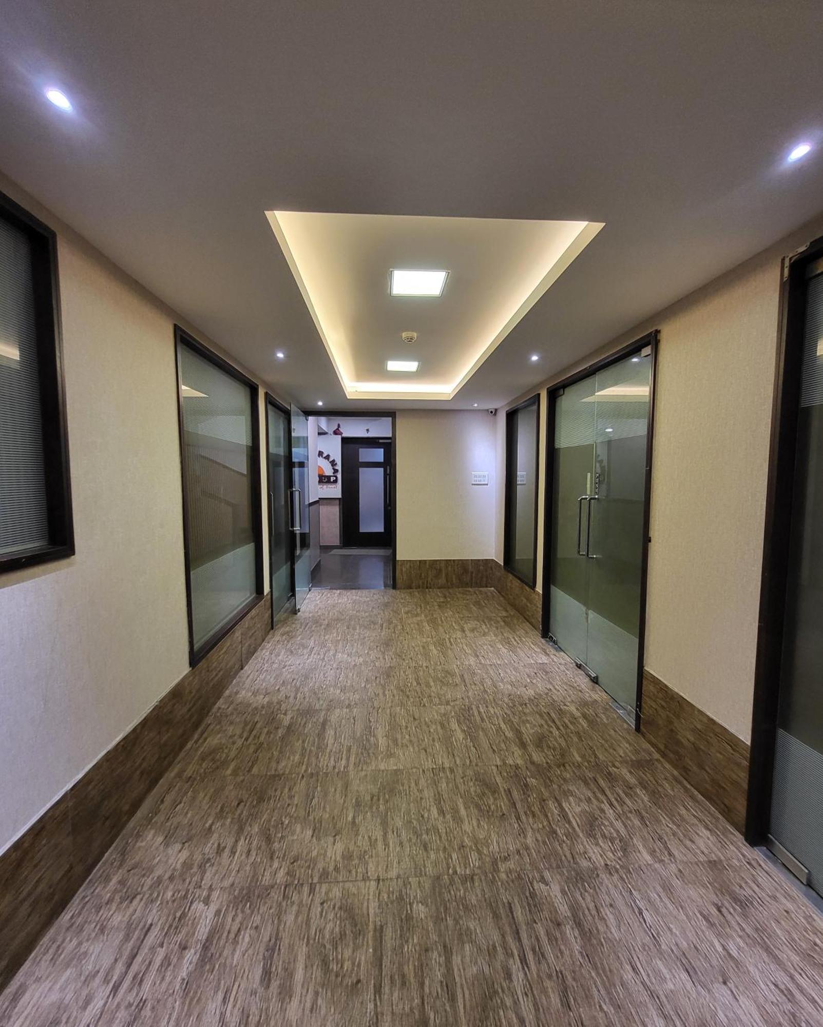 Hotel Maharana Inn Chembur Мумбаи Экстерьер фото