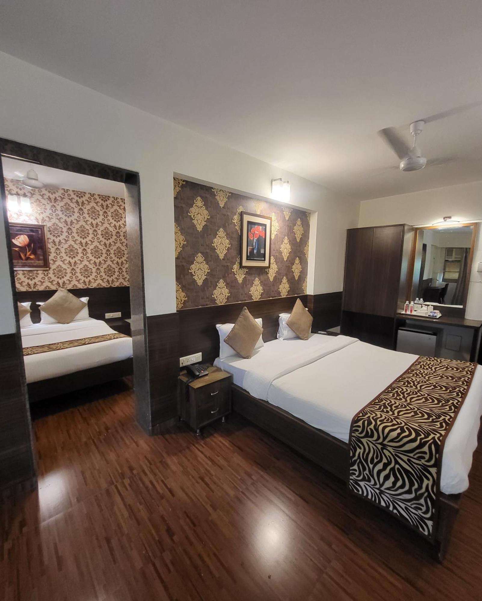 Hotel Maharana Inn Chembur Мумбаи Экстерьер фото