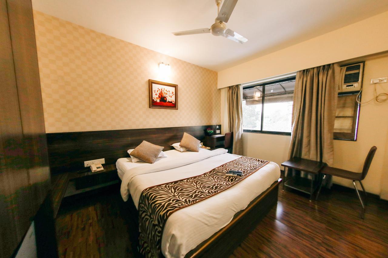 Hotel Maharana Inn Chembur Мумбаи Экстерьер фото
