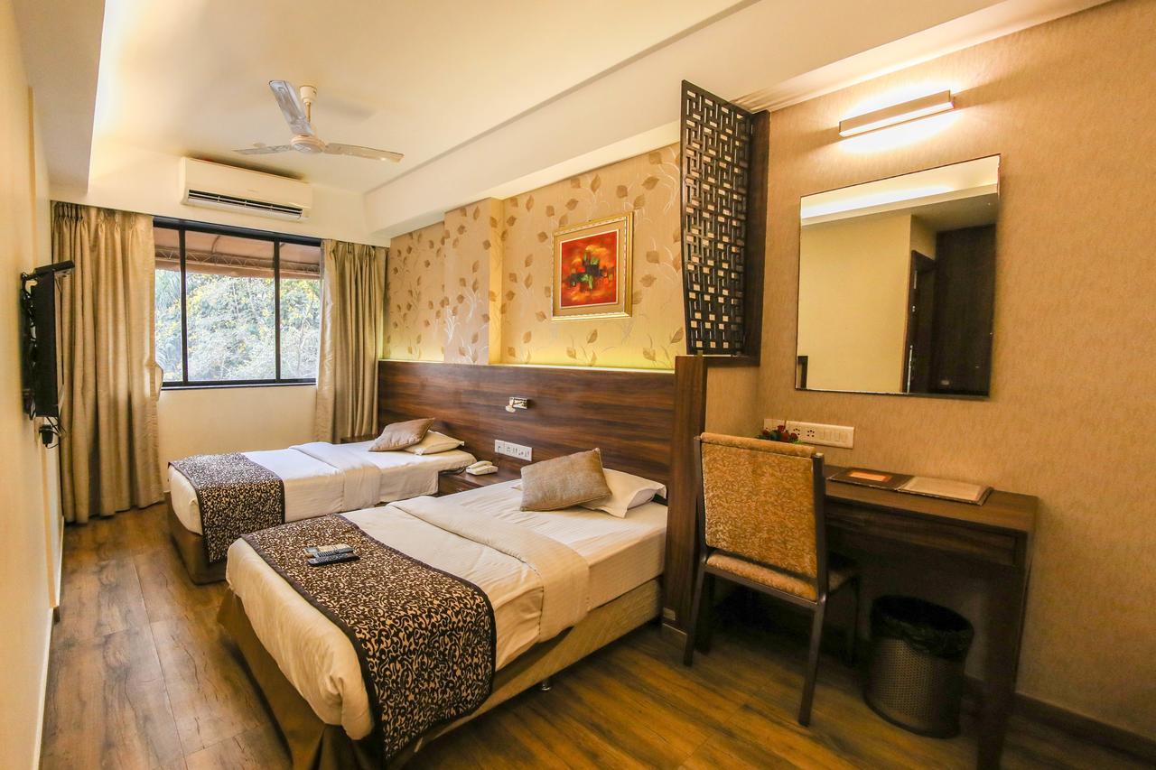 Hotel Maharana Inn Chembur Мумбаи Экстерьер фото