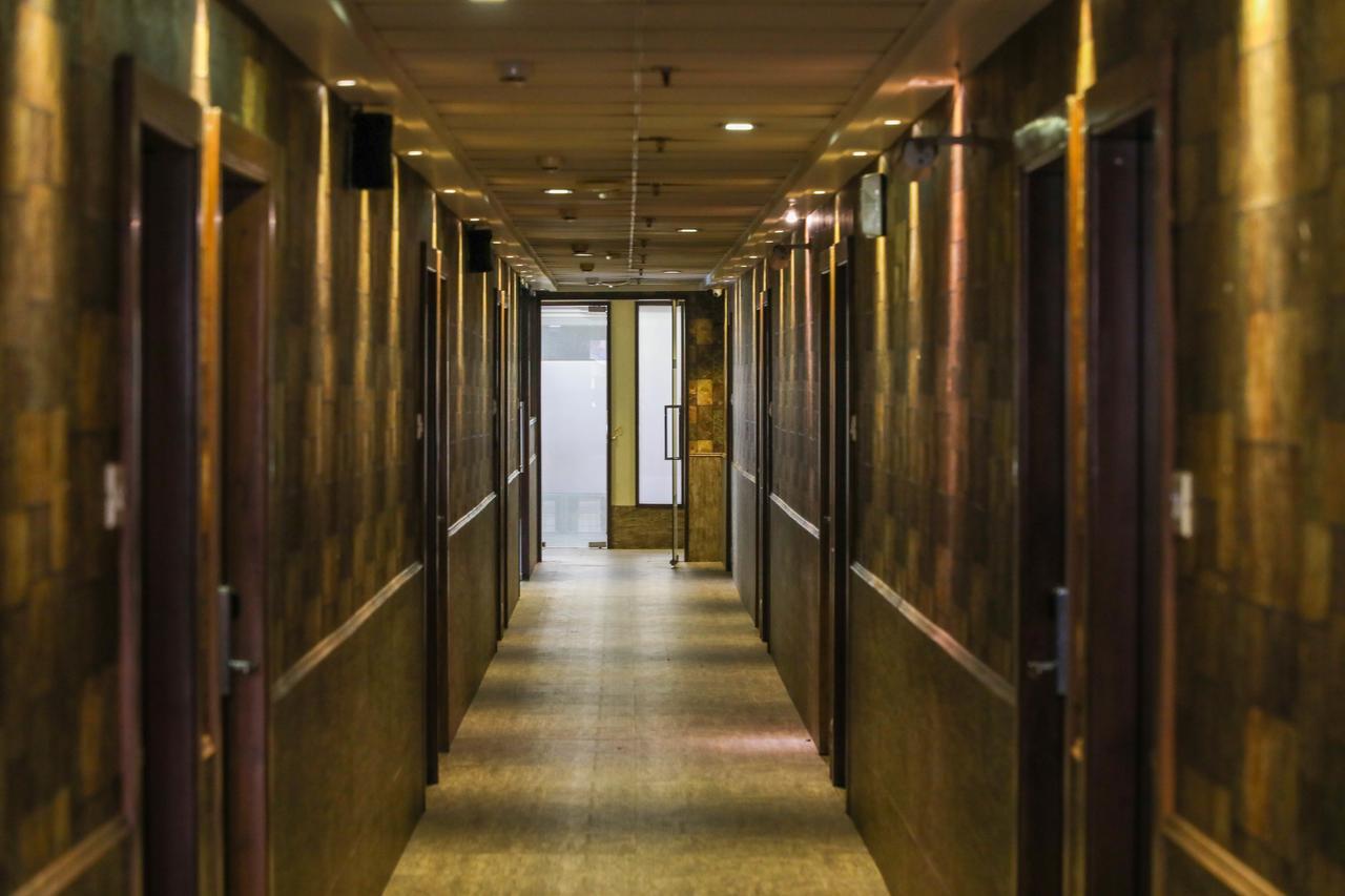 Hotel Maharana Inn Chembur Мумбаи Экстерьер фото