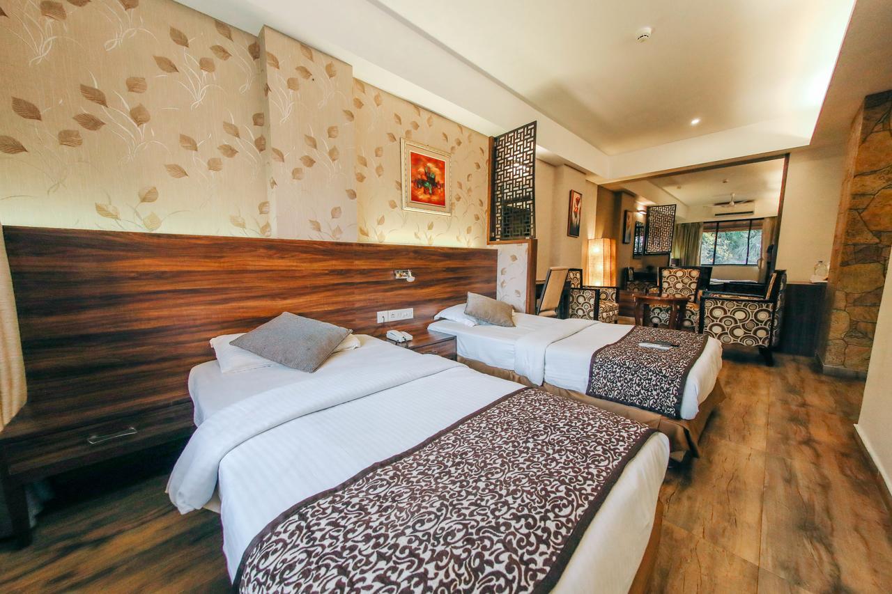 Hotel Maharana Inn Chembur Мумбаи Экстерьер фото