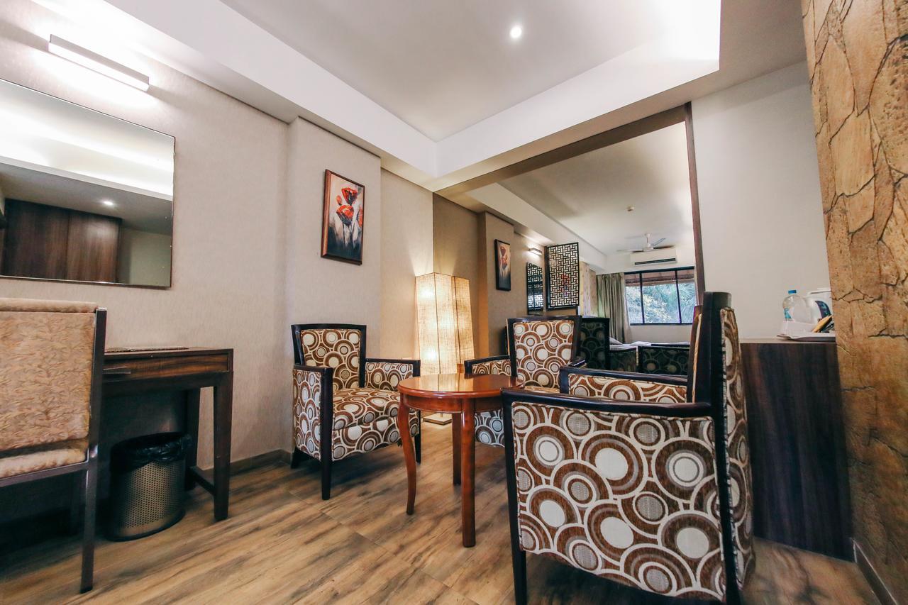 Hotel Maharana Inn Chembur Мумбаи Экстерьер фото