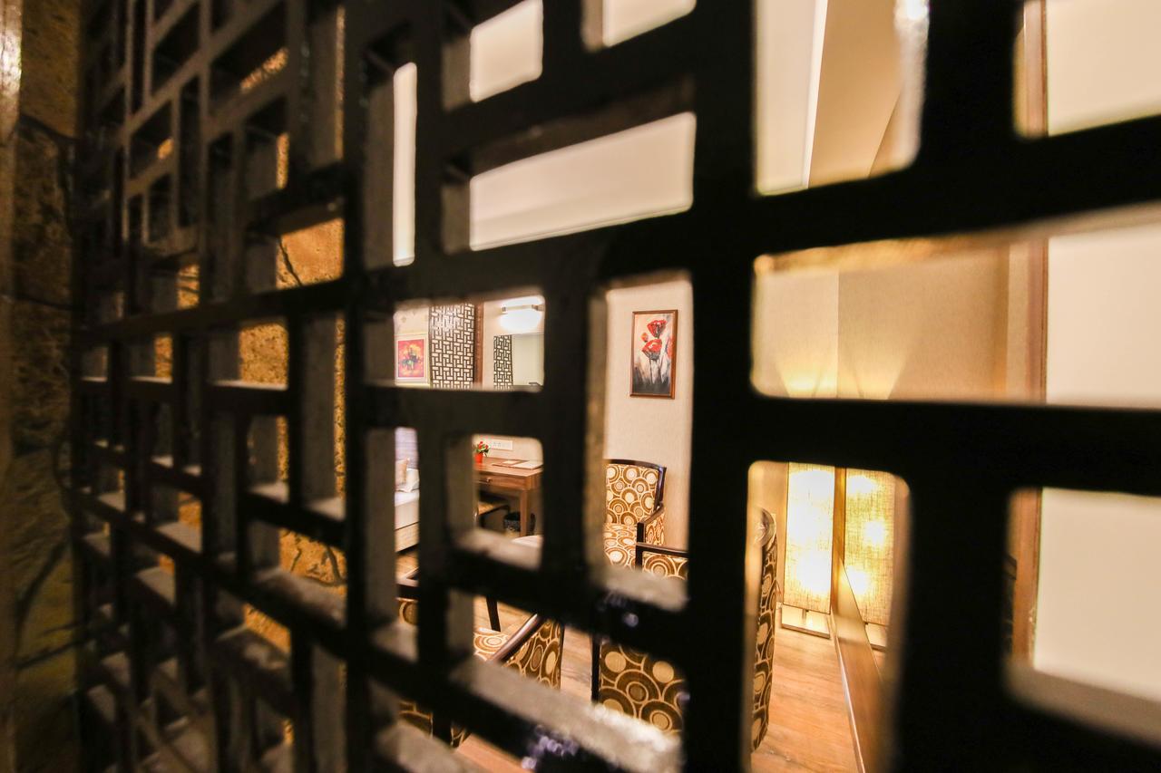 Hotel Maharana Inn Chembur Мумбаи Экстерьер фото